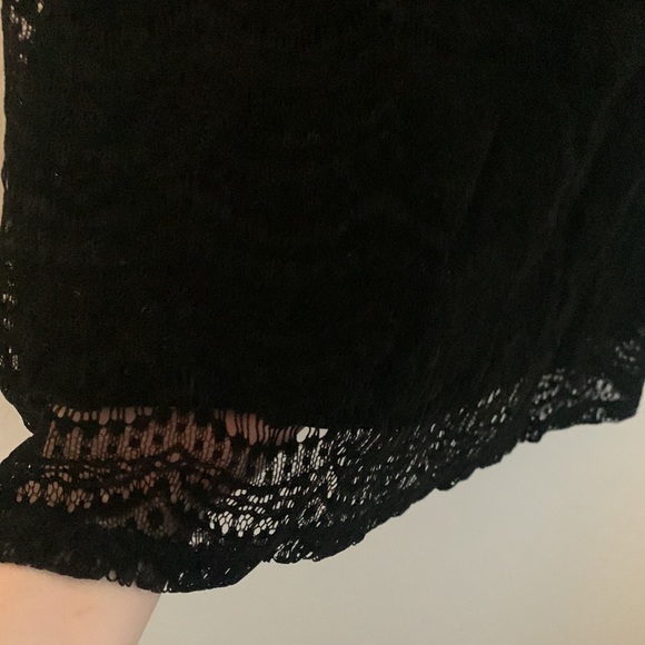 Loft velvet lace top with black lining - Picture 5 of 6